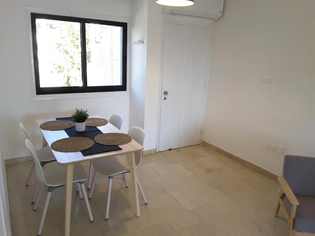 Blue Coast Semeli By The Sea Apartment Paphos ภายนอก รูปภาพ