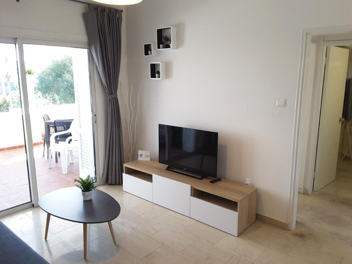 Blue Coast Semeli By The Sea Apartment Paphos ภายนอก รูปภาพ