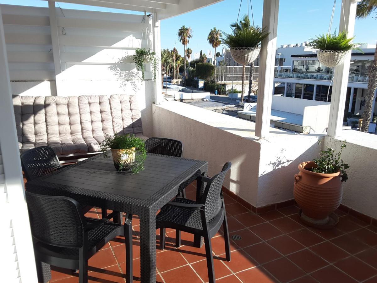 Blue Coast Semeli By The Sea Apartment Paphos ภายนอก รูปภาพ